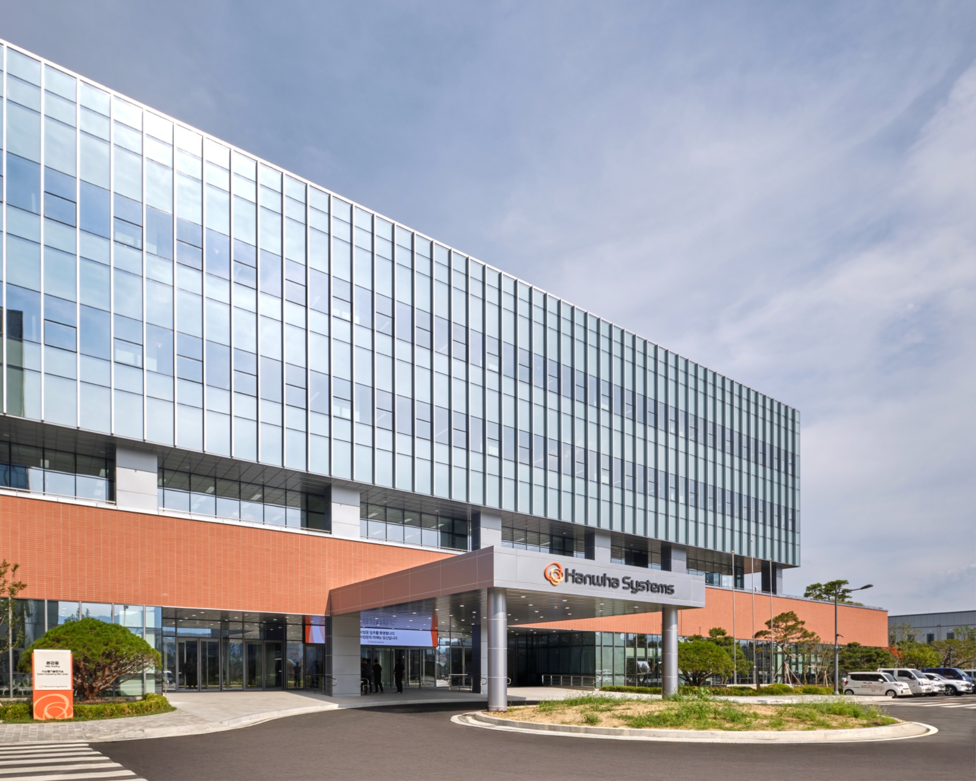 한화시스템 사무동 전경 ⓒ간삼건축.jpg